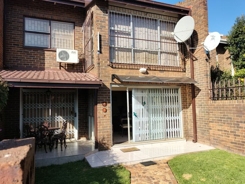3 Bedroom townhouse-villa in Stilfontein Ext 3 For Sale