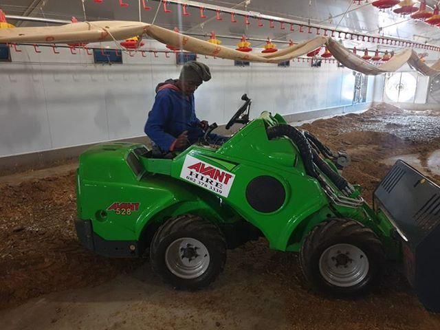 Avant 745 with Kubota Engine 50hp  1400 kg lift capacity Excavator front end loader mini digger