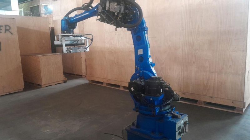 Yaskawa MPL80 Palletising Robot &amp; Ancillaries