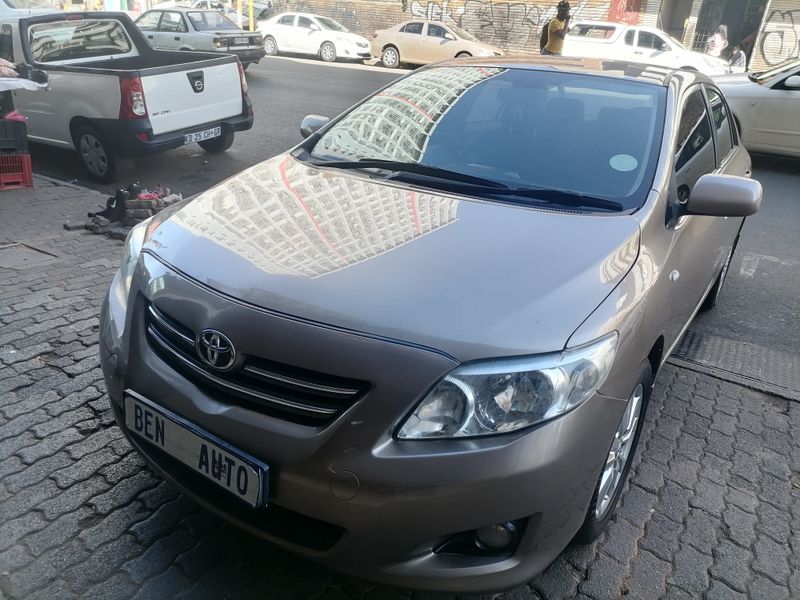 2010 Toyota Corolla 1.6 Professional, Gold with 92000km available now!
