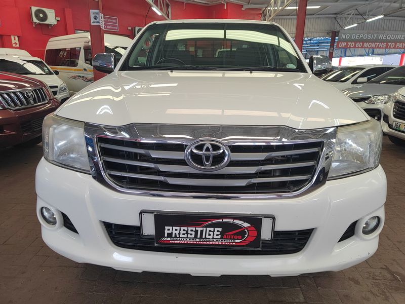 2012 Toyota Hilux 2.7 VVT-i D/Cab RB Raider with 269399kms CALL BOITY 083 506 0587