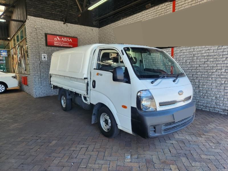 2018 Kia K2700 Workhorse S/CAB with 117578kms CALL BOITY 083 506 0587