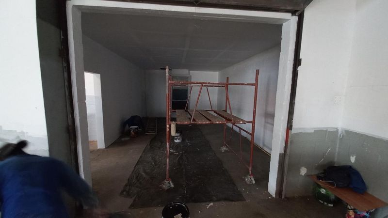 255m2 Warehouse to rent in Stikland