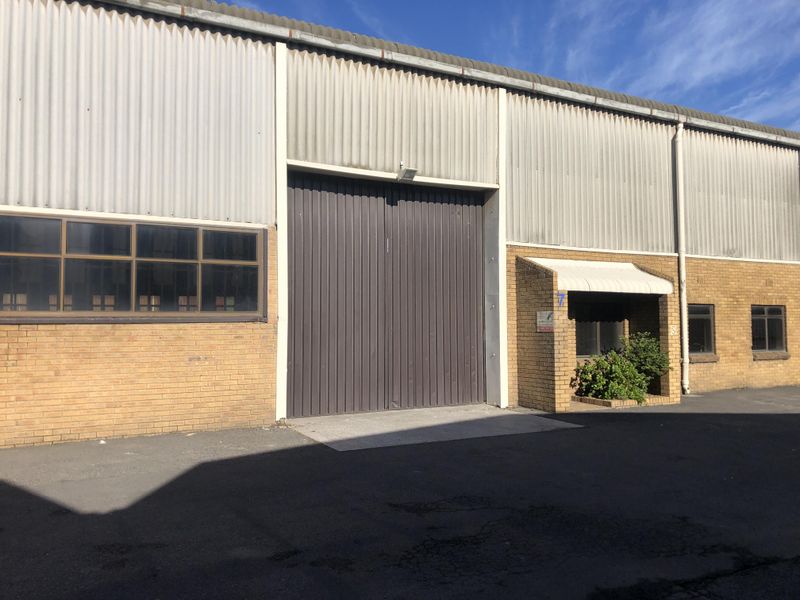 Industrial Unit to let in Montague Gardens