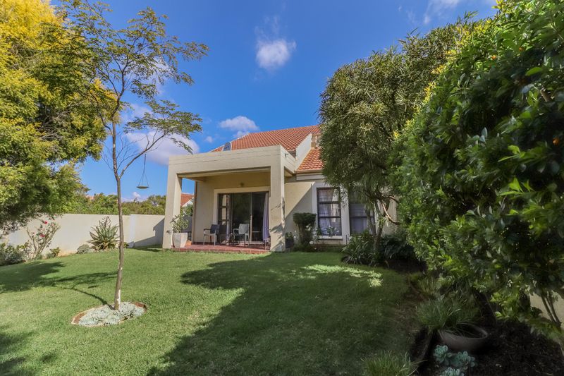 Townhouse with Spacious Manicured garden in Sought after Broadacres Estate