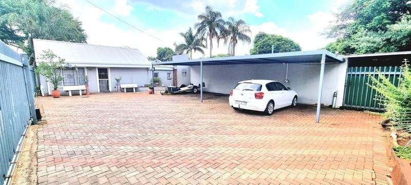Well-located Property for Sale in Zambezi Drive.