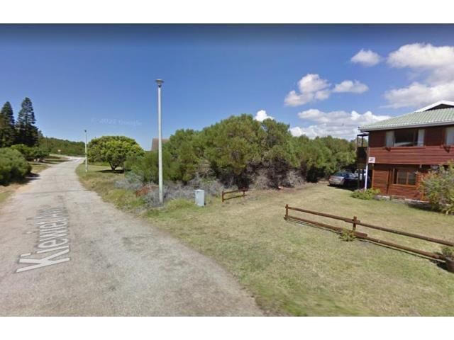 Well located vacant land only 250m from the beach