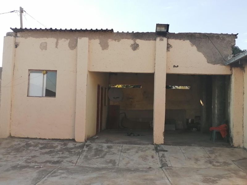 3 BEDROOM HOUSE FOR SALE in Portion 9-R101 Route - R690 000 Negotiable