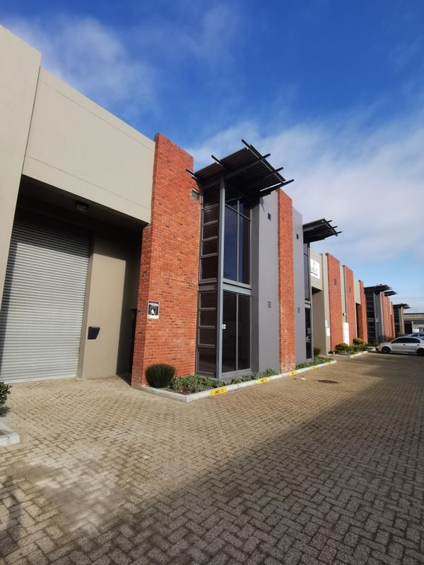 302m2 Warehouse / Factory TO LET in Secure Park in Stikland Industrial, Cape Town.