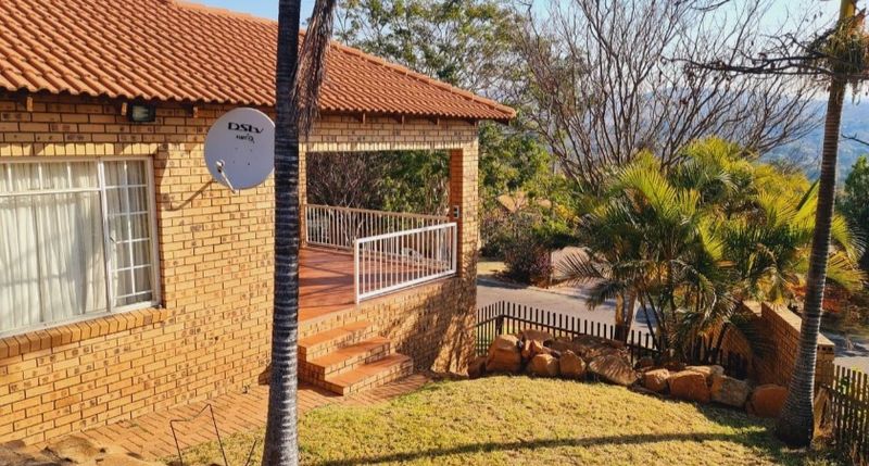 Inviting 3-Bedroom Home with Scenic Views in Cashan, Rustenburg
