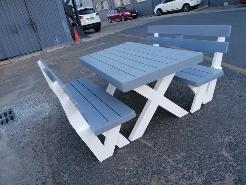 Stunningly Handcrafted Outdoor Benches