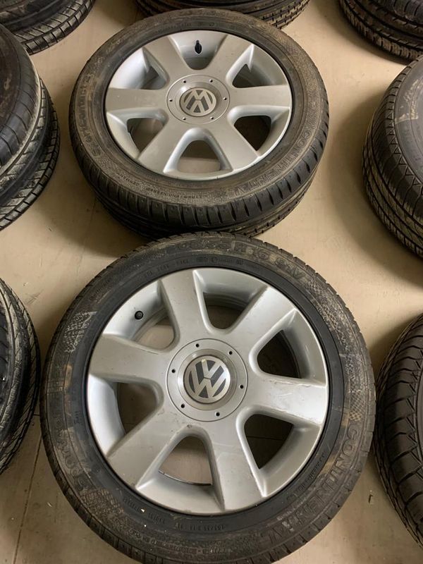 Set of 4 vw mags and tyres 16 inch 6 arm magsR4000
