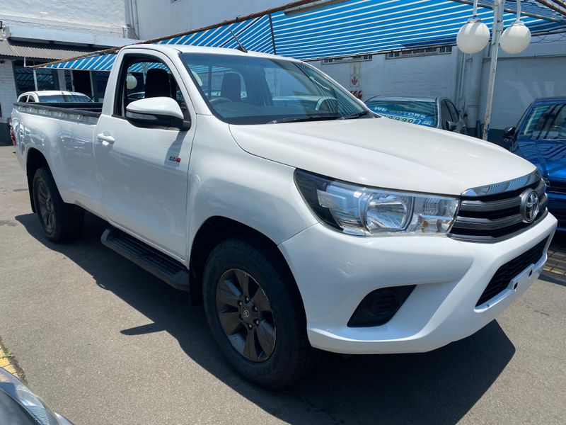 2017 TOYOTA HILUX 2.4 GD SRX  WITH  SINGLE CAB FINANCE CAN BE ARRANGE WHATSAPP- MOHAMMED (ZERO)72392