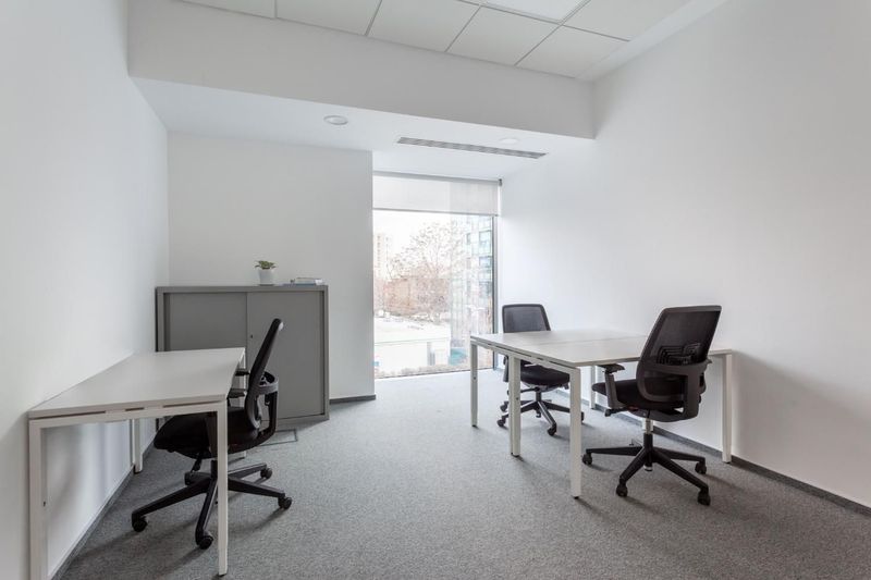 Tailor-made dream offices for 3 persons in Spaces Byls Bridge