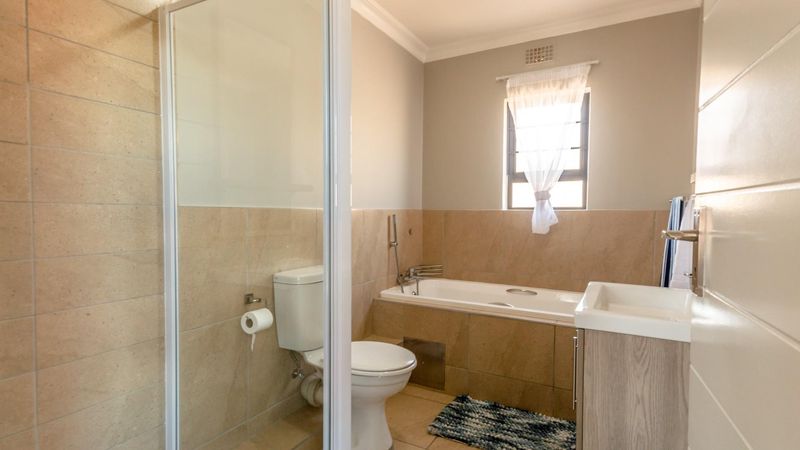 House in Pretoria North For Sale