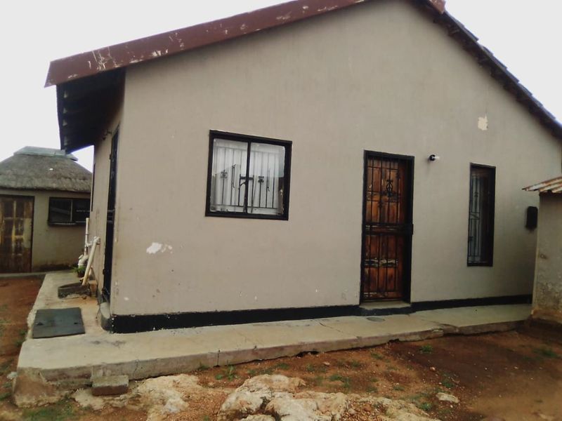 2 bedroom house to rent in Katlehong