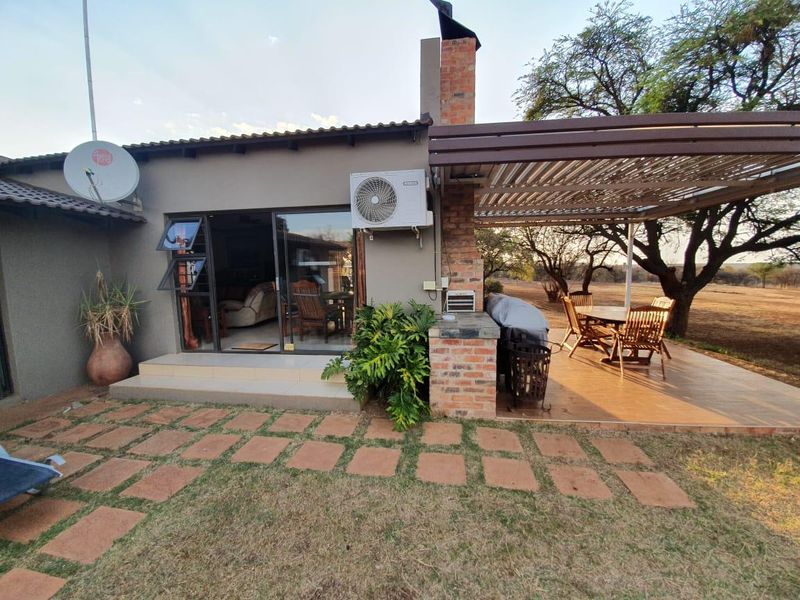 4 Bedroom Lodge For Sale in Koster