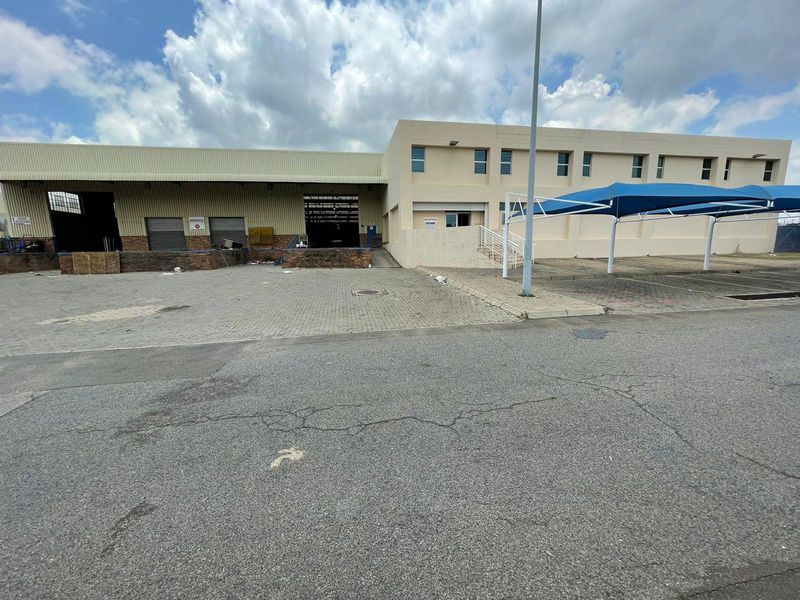 Immaculate industrial facility for rent in Clayville