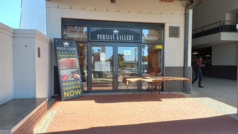 89m2 Retail space to rent in Village square Durbanville