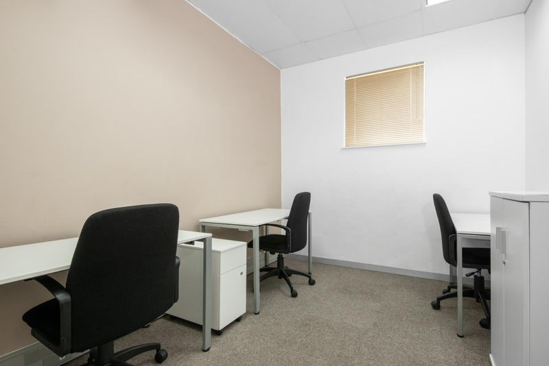 Find office space in Regus East London for 5 persons with everything taken care of