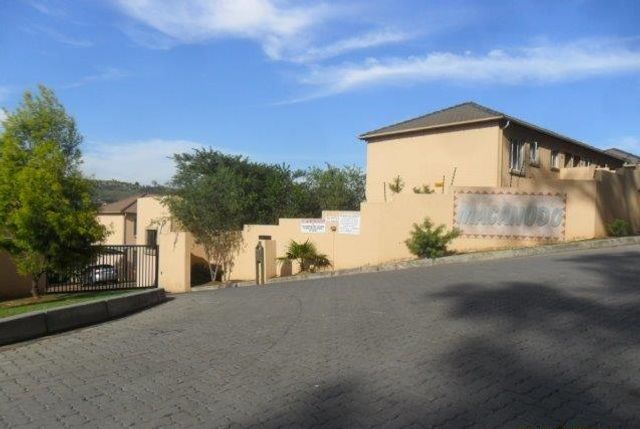Beautiful first floor townhouse to let in Wilgeheuwel