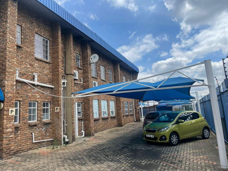 Very neat and spacious industrial property to let in Spartan