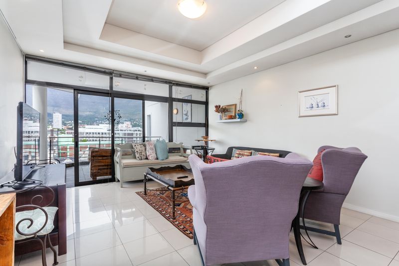 Cosy 2-Bedroom Apartment with Table Mountain Views