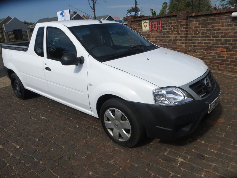 2022 Nissan NP200 1.6 8V AC Safety Pack, White with 63000km available now!