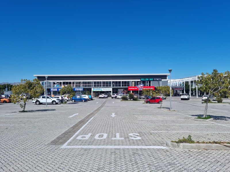SOMERSET WEST MALL | FIRST FLOOR OFFICE SPACE TO RENT ON CNR DICKSON AND HELDERBERGZICHT, SOMERSET