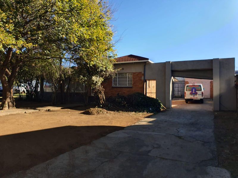 Industrial facility available for sale in Alberton North