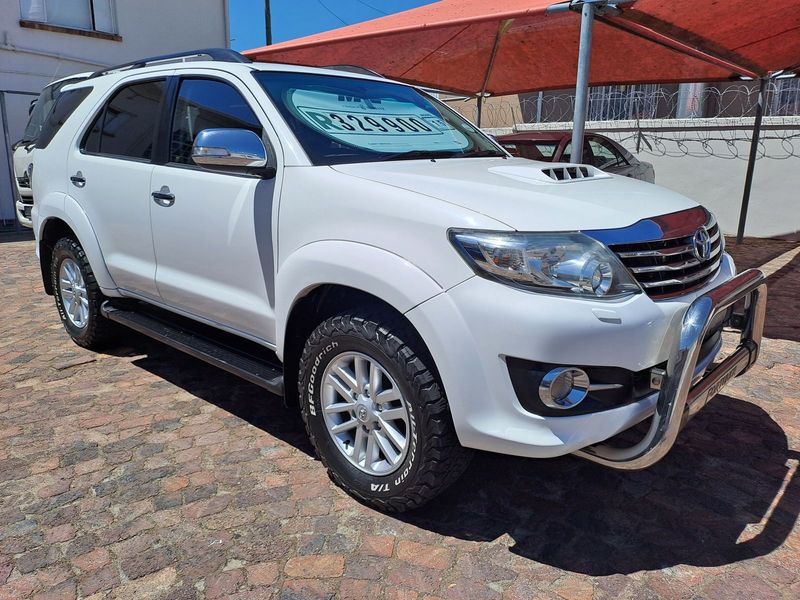 2015 Toyota Fortuner 3.0 D-4D Raised Body, White with 132500km available now!