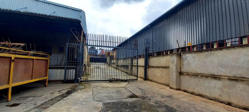 Industrial facility for sale in Eastleigh