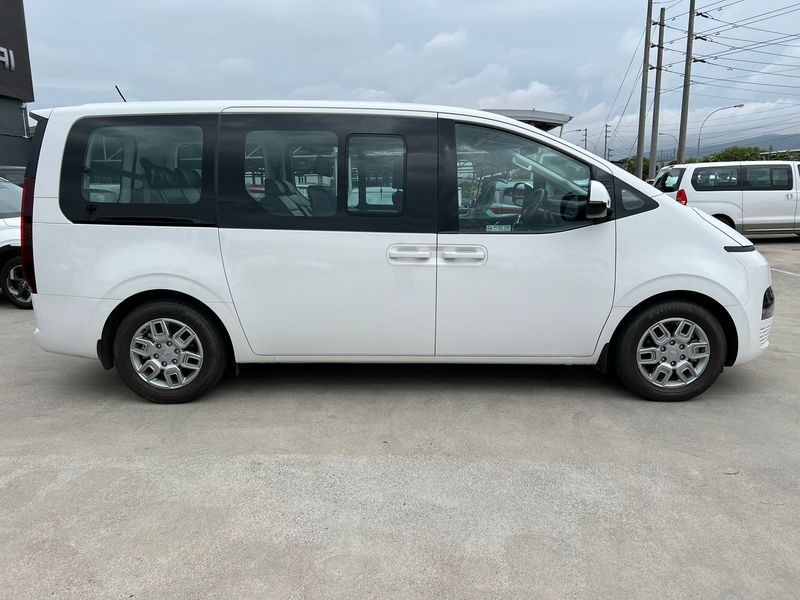 2021 Hyundai Staria MY21.11 2.2D Executive 9 Seater AT
