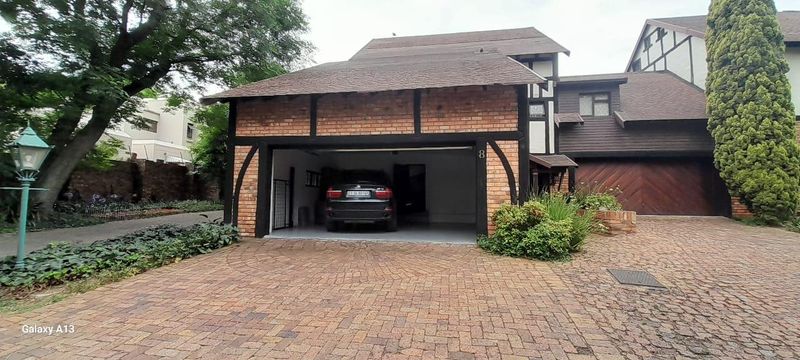 Bryanston - Fully furnished 3 bedrooms 3 bathrooms townhouse available R30000