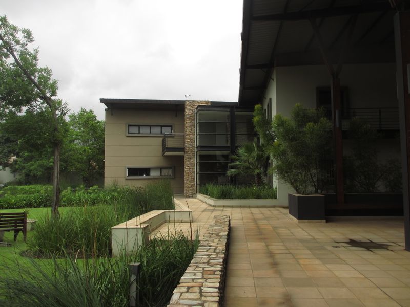 Spacious 166m2 office available for rent in Paulshof, Sandton - perfect for your growing business