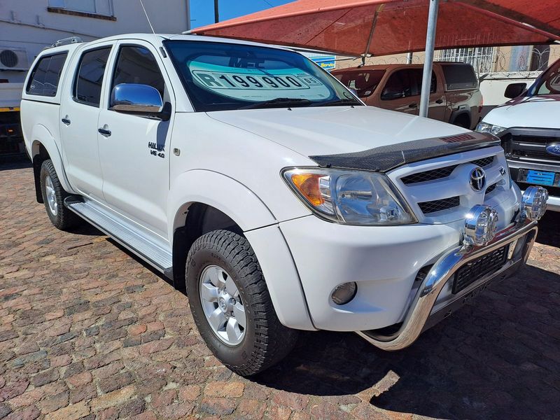 2005 Toyota Hilux 4.0 V6 D/Cab 4x4 Raider AT, White with 246000km available now!