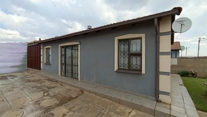 3 Bedroom with 1 Bathroom House For Sale Gauteng