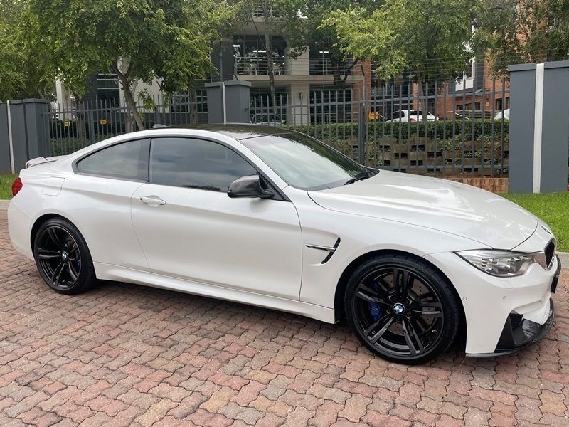 2014 BMW M4 Coupe M-DCT