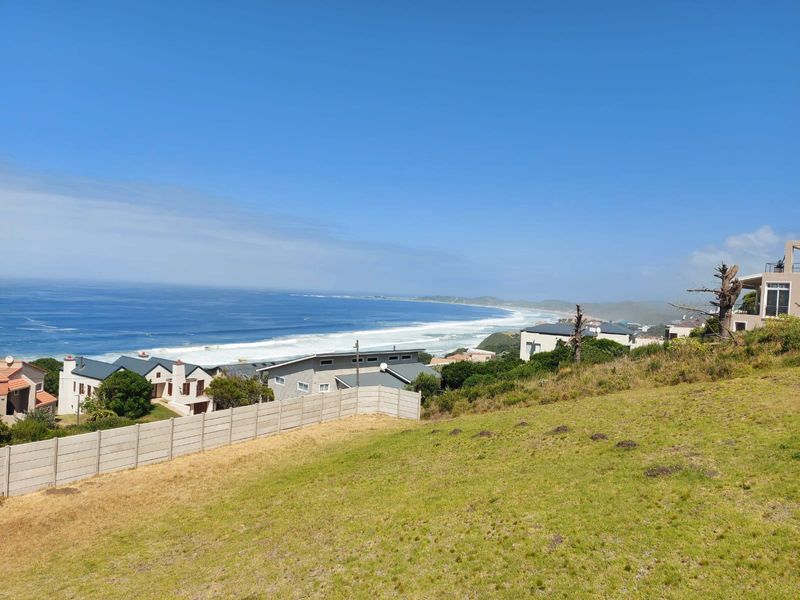 4 Full title stands with views available in Brenton on Sea.