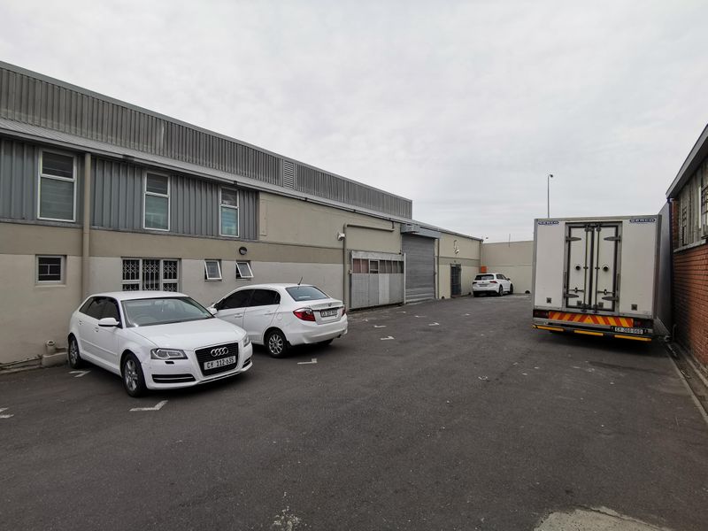 1250m2 Warehouse / Factory TO LET in Secure Park in Epping Industrial, Cape Town.