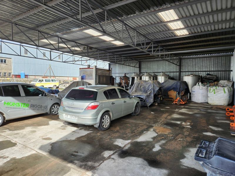 420m2 Warehouse WITH YARD TO LET in Kraaifontein
