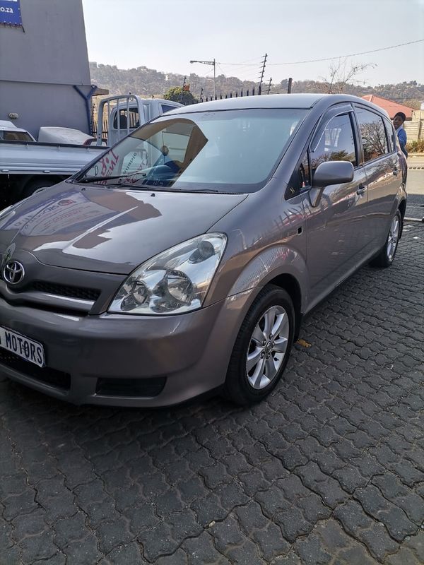 2008 Toyota Verso 1.6 SX, Grey with 91000km available now!