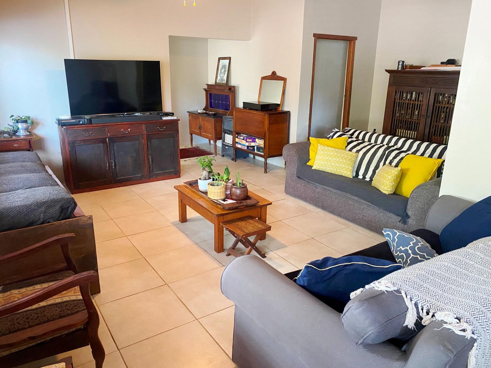 Large family home with loads of potential in Lochnerhof! Strand