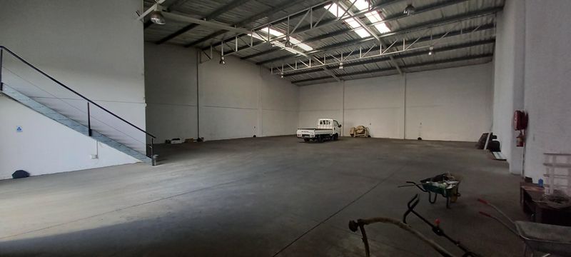 Neat Warehouse Space For Sale in Spartan