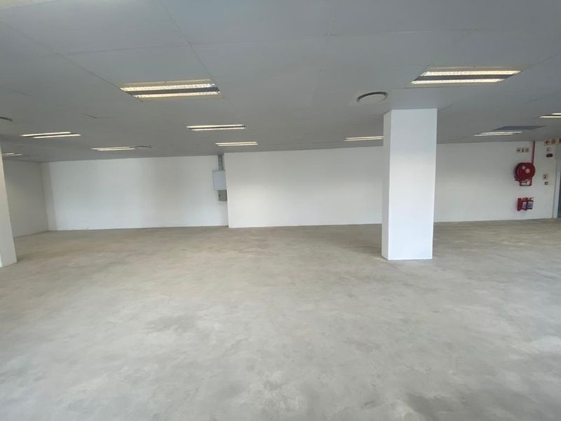 SOVEREIGN QUAY BUILDING | OFFICE SPACE TO RENT IN SOMERSET ROAD GREEN POINT
