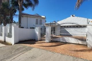 4 Bedroom House For Sale in Fort Hill