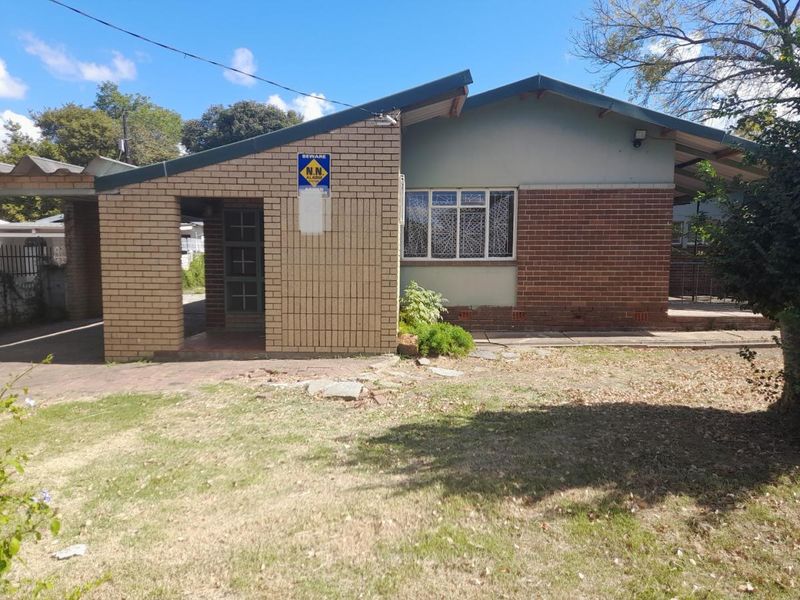 3 BED 1 BATH HOUSE PLUS A 3 BED 2 BATH FLAT IN HOSPITAL PARK