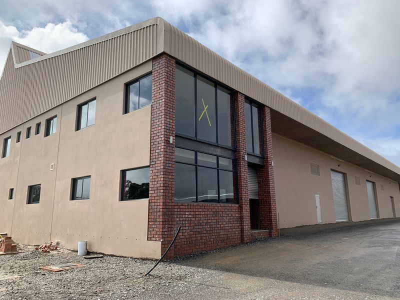 Newly built, well-located, secure warehouse to rent