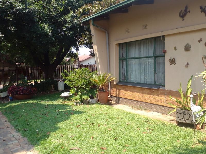 2 Bedroom House For Sale in Pretoria North