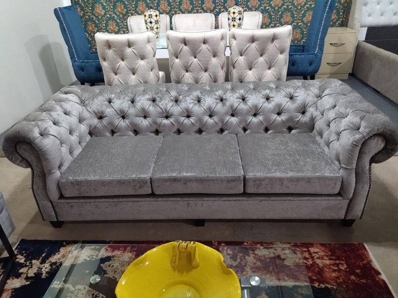 FULL GENUINE LEATHER CHESTERFIELD LOUNGE SUITES - 900 Umgeni RD